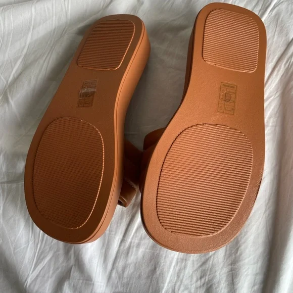 NWOT brown slides - Picture 4 of 4